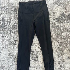 Fast and Free Black Cropped Lulu Leggings with Pockets Size 4